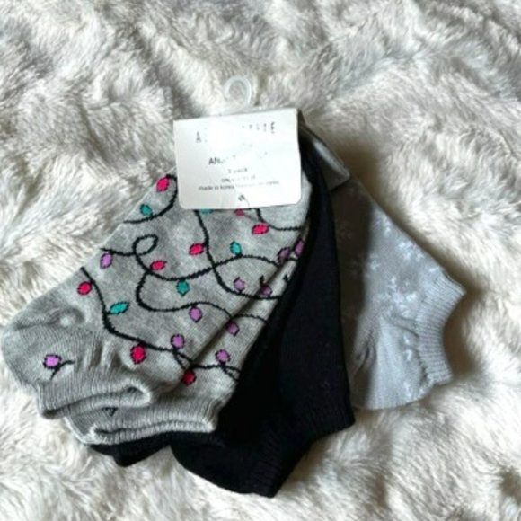 2/$20 Aeropostale 3-pack Ankle Socks Ladies One Size NWT - Picture 1 of 7